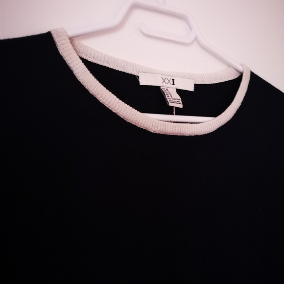 Forever 21 Light Sweater With Button Detail - Picture 6 of 8